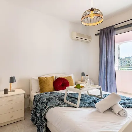 Sweet Retreat 2-br In Mackenzie Apartamento Larnaca