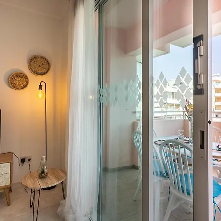 Sweet Retreat 2-br In Mackenzie Διαμέρισμα
