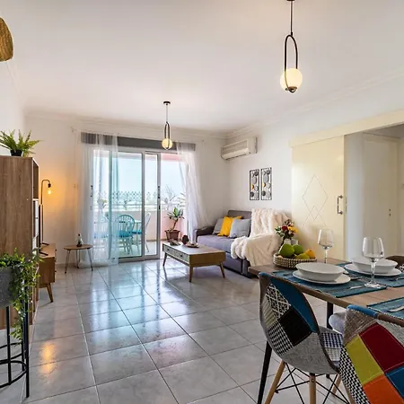 Sweet Retreat 2-br In Mackenzie Apartmán