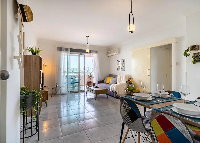 Sweet Retreat 2-br In Mackenzie Apartmán