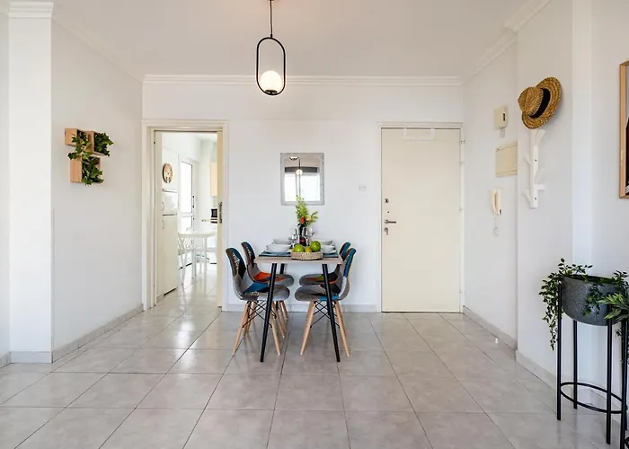 Sweet Retreat 2-br In Mackenzie Apartmán